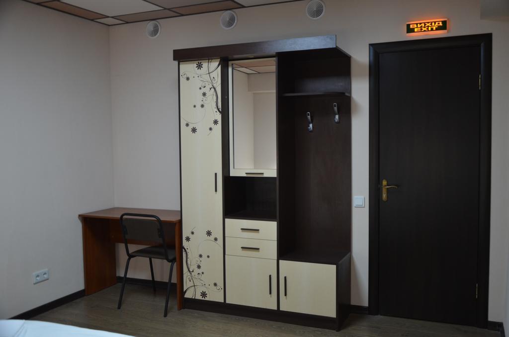 Hostel Vshokoladi Kiev Oda fotoğraf